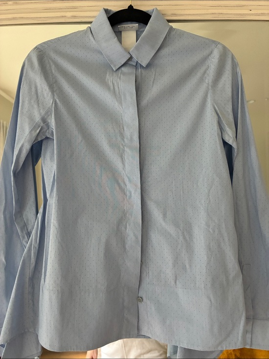 Akris Punto Tops - ✨CLOSET CLEAROUT✨Akris Punto dot poplin button-down with side inserts Size 4